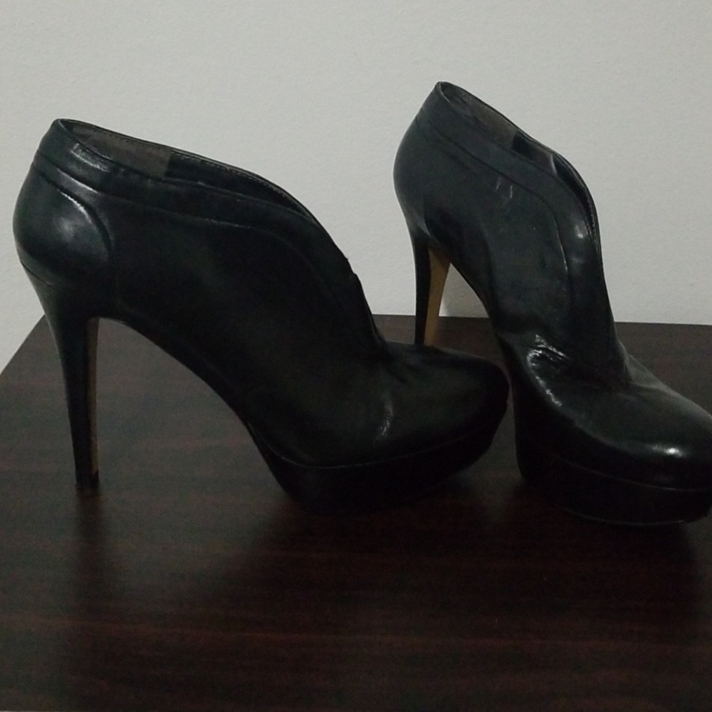 Nine West ankle boots 5" heels
